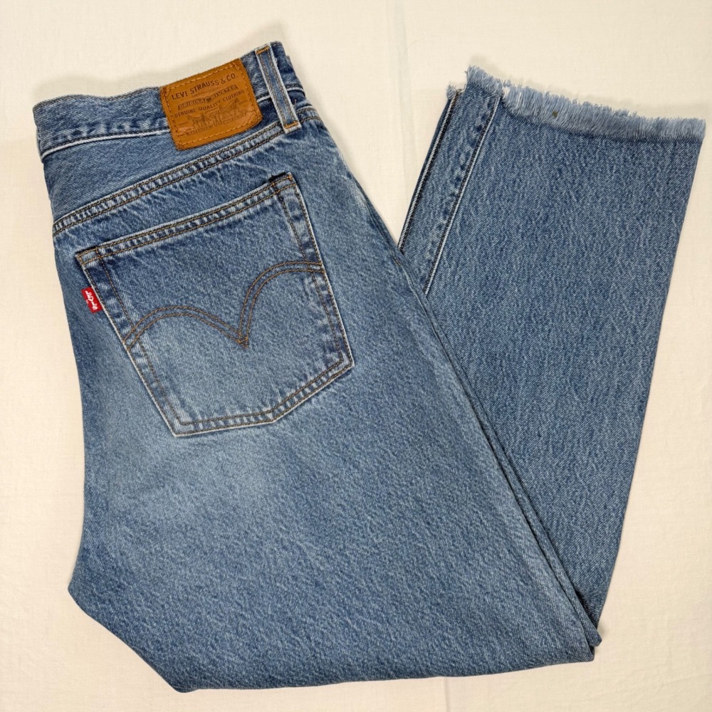 Levi's Big E Wedgie Straight Jeans Womens 32x26 Light Wash Distressed Raw Hem